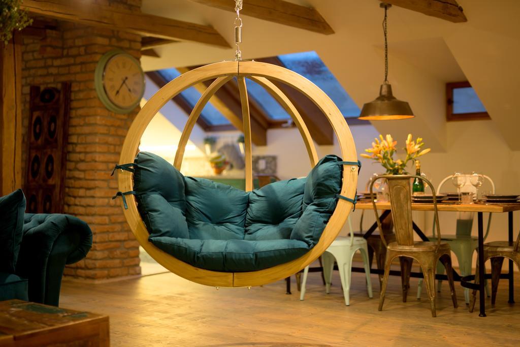 Bohemian Chic 2 Bedroom 2 Bathroom Loft With Hanging Chair Прага Экстерьер фото